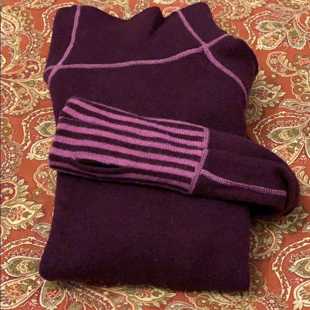 Akini sweater